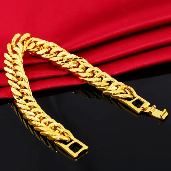 Accessoire artisanal, bracelet en chaîne, style africain distinctif