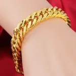 Bracelet or en chaîne, pièce unique pour une touche culturelle