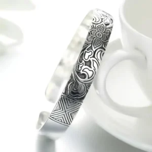 Bijou ethnique en argent pour femme, design africain