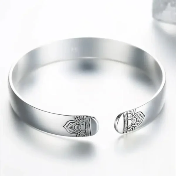Accessoire féminin en argent, inspiration africaine artisanale