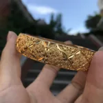Bracelet or africain pour un style ethnique chic