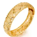 Bracelet or artisanal, fusion de modernité et culture africaine
