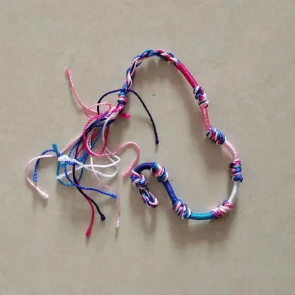 Bracelet Africain Tissé Main en couleur vibrante - vue 5