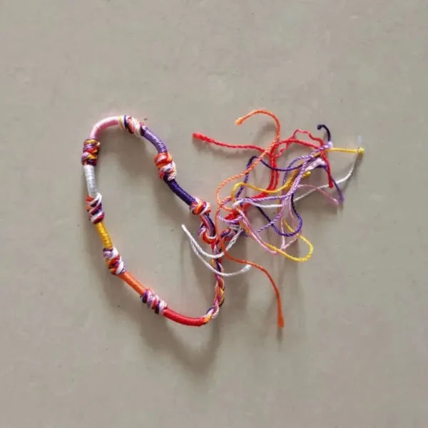 Bracelet Africain Tissé Main en couleur vibrante - vue 6