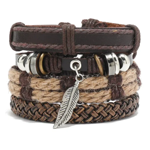 Style tribal avec ce bracelet en cuir tressé
