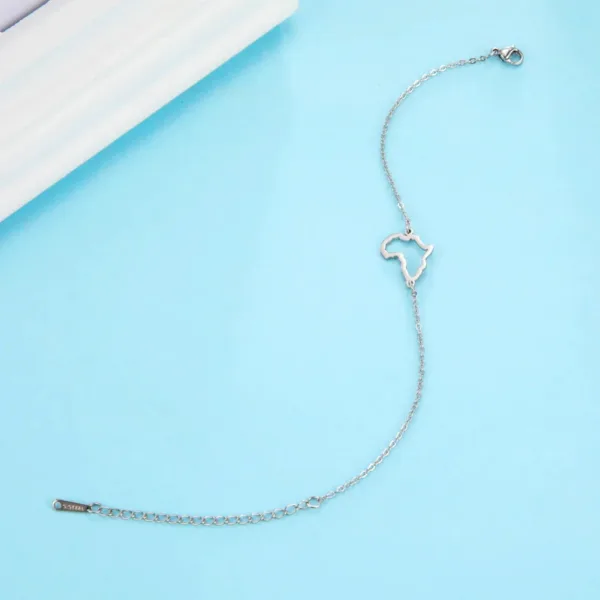 Élégance africaine : bracelet carte minimaliste