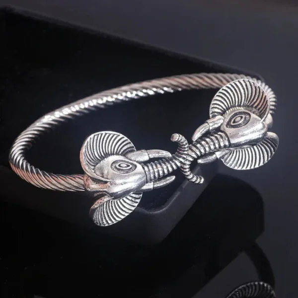 Jonc africain avec motif tête d'éléphant unique