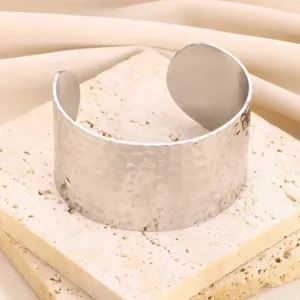 Bracelet manchette africain en argent élégant et artisanat unique