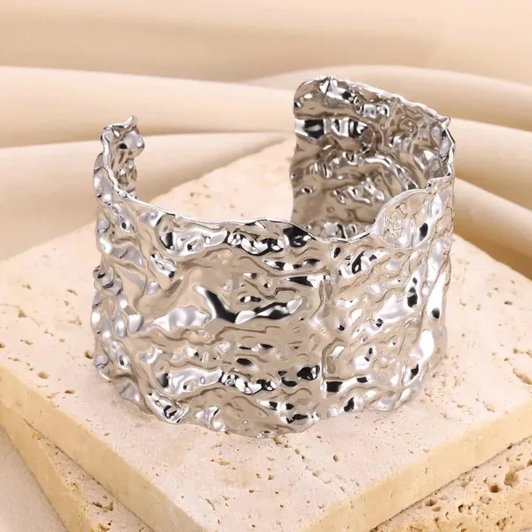 bracelet-manchette-africain-granule-1 Bracelet manchette africain en métal granulé