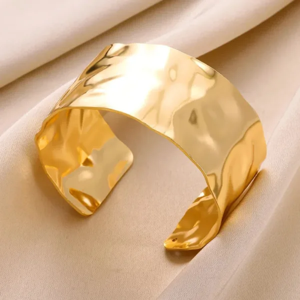 bracelet-manchette-ondule-en-acier-inoxydable-1 Bracelet Manchette Ondulé en Acier Inoxydable