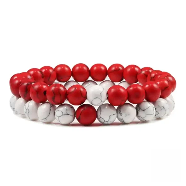 Bracelet avec perles artisanales africaines vibrantes