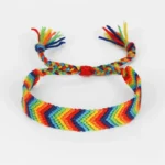 Bracelet traditionnel fait par des artisans sénégalais
