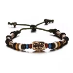 Bracelet africain en perles de bois colorées