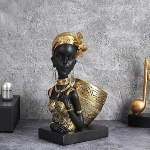 Buste africain féminin soutenant un panier traditionnel
