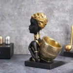Buste décoratif femme d'Afrique tenant un panier