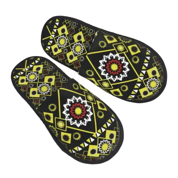 chaussons-africains-jaune-et-noir-1 Chaussons africains jaunes et noirs en style traditionnel