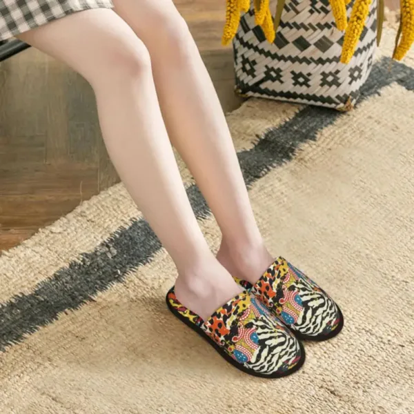Chaussons motif africain pour une touche culturelle