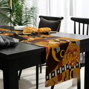 Chemin de table africain avec motifs inspirés de la culture