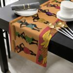 Chemin de table unique avec silhouettes de femmes africaines