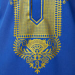 Chemise moderne avec motifs inspirés d'Afrique