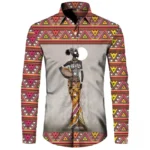 Look décontracté avec chemise imprimée africaine