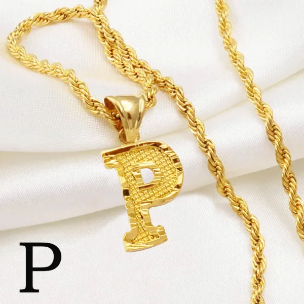 Collier artisanal africain avec initiale