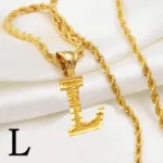 Collier avec initiale en style tribal