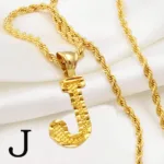 Collier contemporain avec