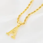 Collier africain unique avec initiale