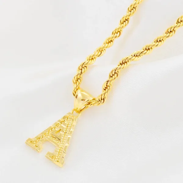 Collier africain unique avec initiale