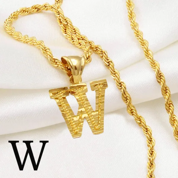 Collier chic avec initiale incrustée