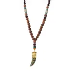 Collier en bois traditionnel africain