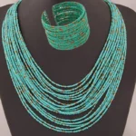 Collier Africain en Perles Multicouches