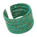 Collier africain avec perles variées et colorées