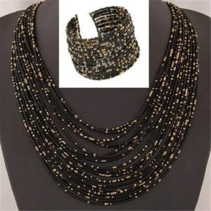 Collier en perles colorées d'inspiration africaine