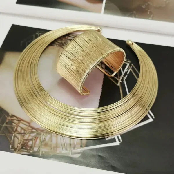 Collier de style africain, accessoire élégant