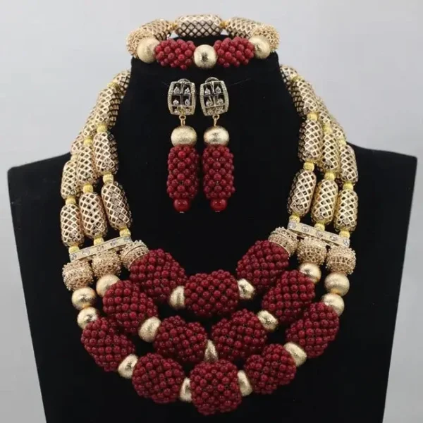 Style africain, collier en corail naturel