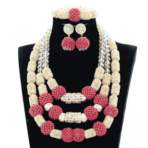 Accessoire en corail, mode africaine intemporelle