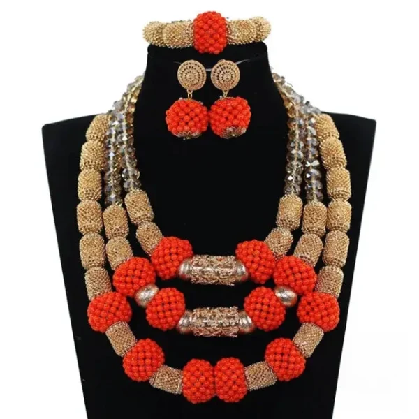 Collier culturel africain, embellissement en corail