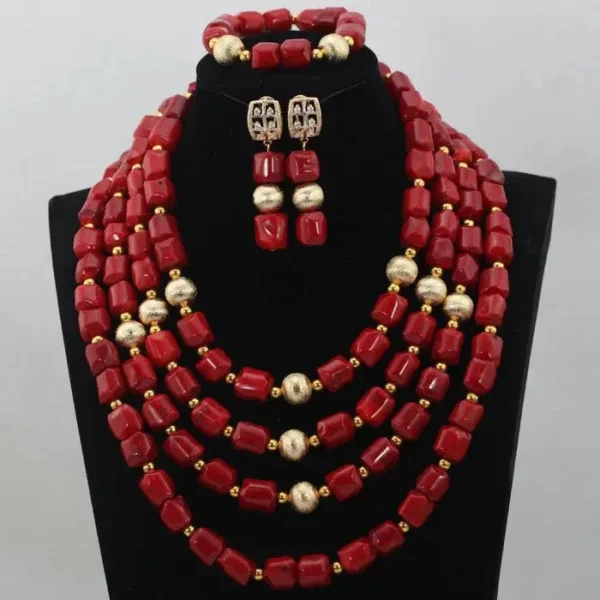 Collier Africain Traditionnel en Corail - vue 2