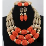 Corail traditionnel, collier africain distinctif
