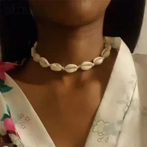 Collier avec coquillage pour un look tendance