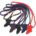 Collier Africain en Bois représentant le Continent Africain