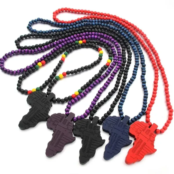 collier-continent-africain-en-bois-1 Collier Africain en Bois représentant le Continent Africain