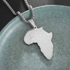 Bijou représentant le Continent Africain et l'Oeil d'Horus