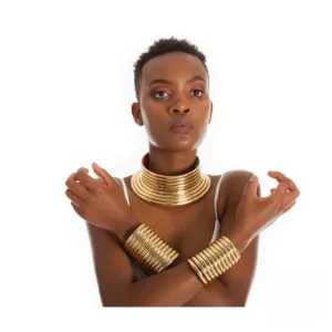 Collier Cou Africain moderne et coloré