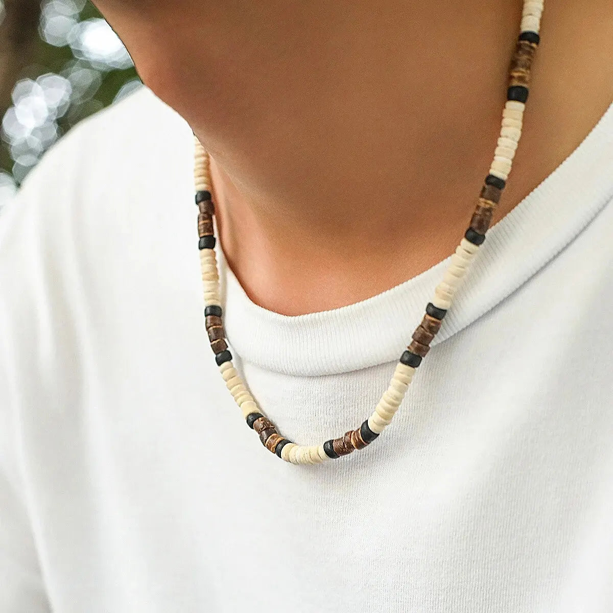 Bijou africain en perles naturelles