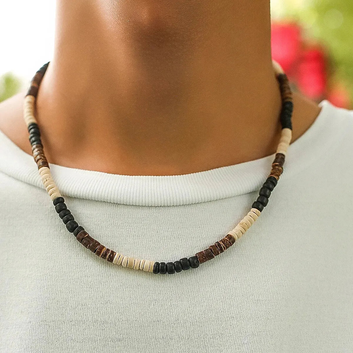 Collier homme en perles multicolores