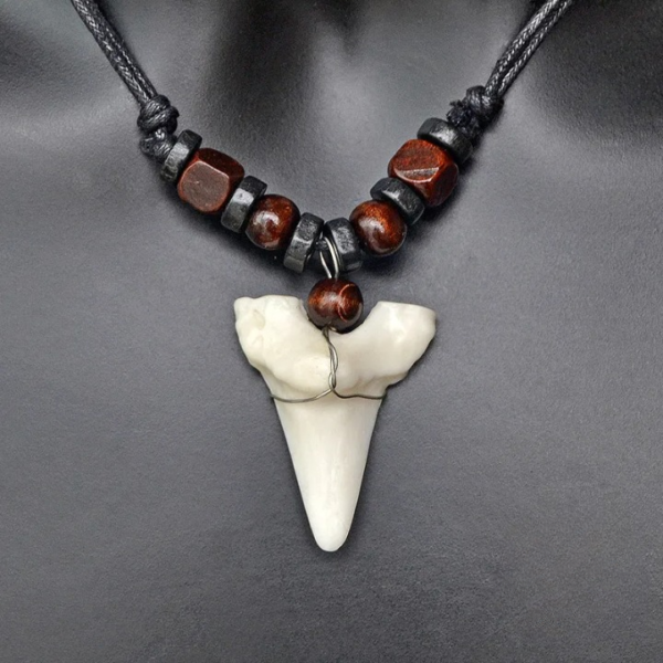 collier-dent-de-requin-perles-de-bois-1 Collier Dent de Requin en Perles de Bois