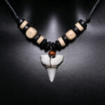 Accessoire en perles de bois et design africain